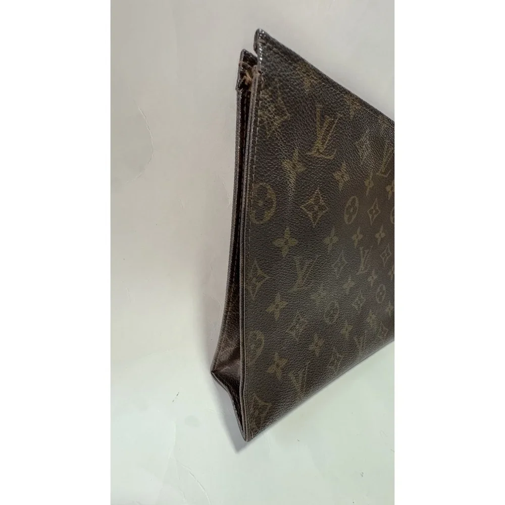 Louis Vuitton ClutchPouch Bag LV Monogram Brown Zipper Closure